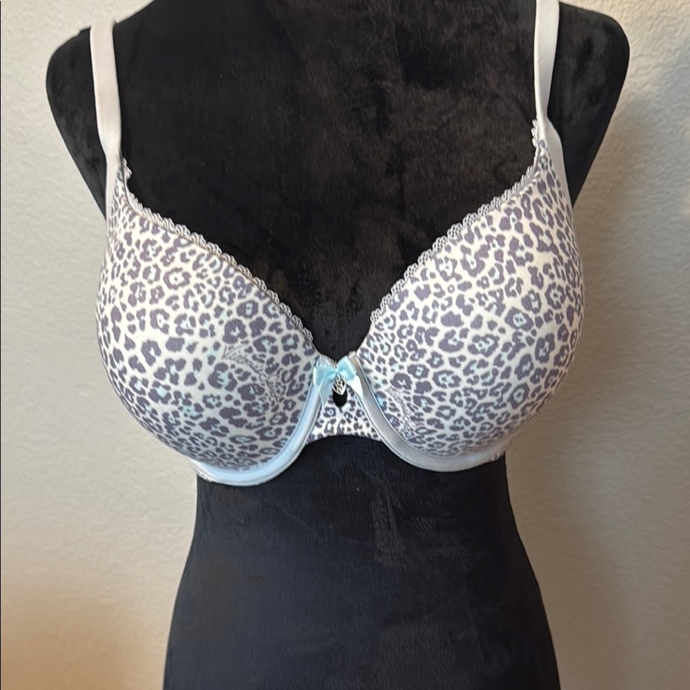 Victoria's Secret Leopard Print Bra in Black and White
